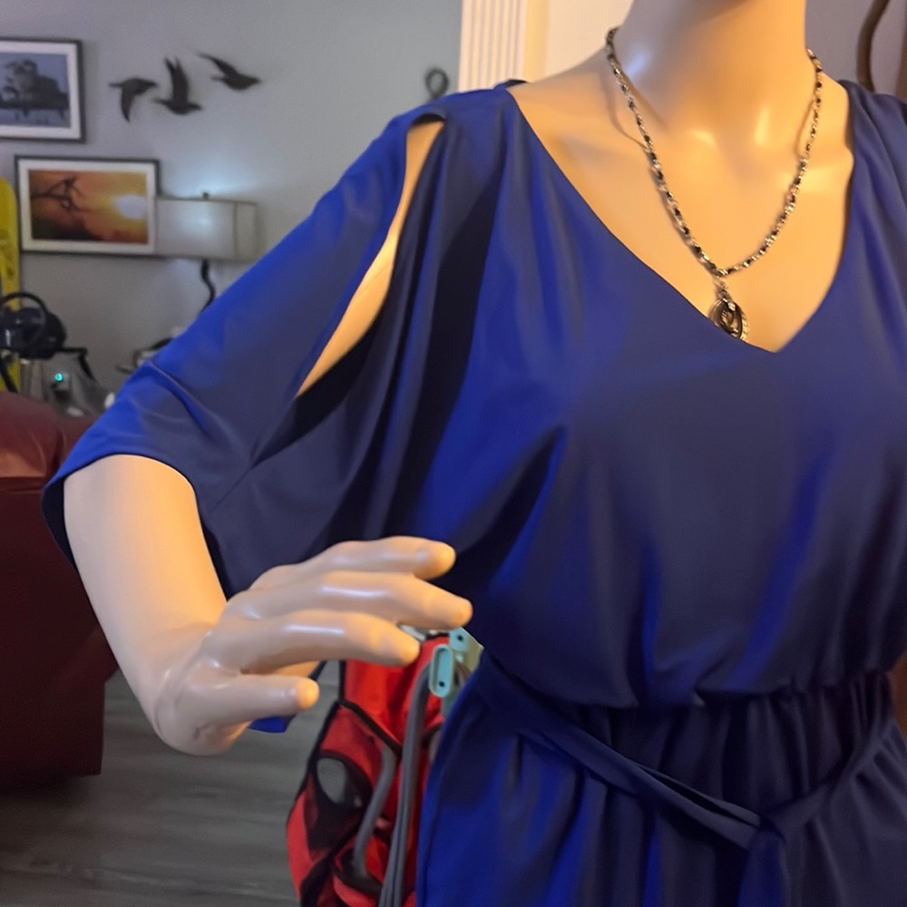 Trina Turk Royal Blue Cold Shoulder Knee Dress Size 0 EUC. Belted with open arm
